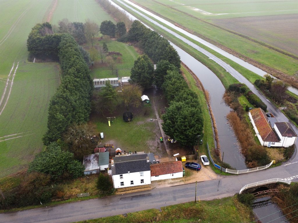 Property photo 2 of 20