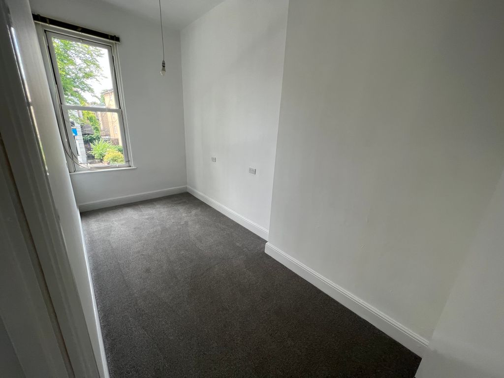Property photo 1 of 8 Bedroom