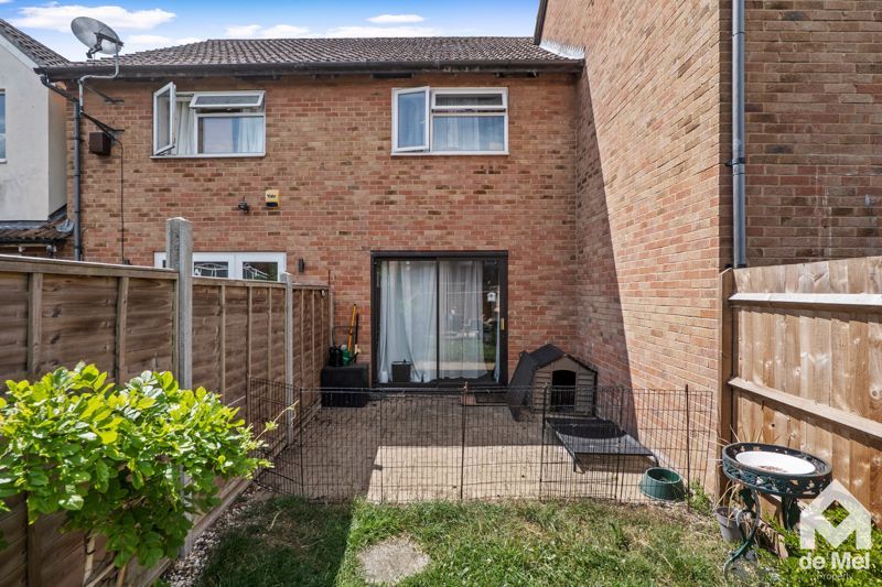 Property photo 1 of 8 Photo 5