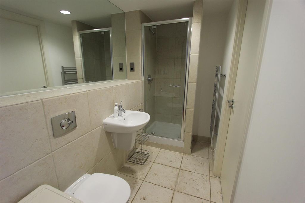 Additional image 8 of 2 bed flat for saleWest Point, Wellington Street LS1