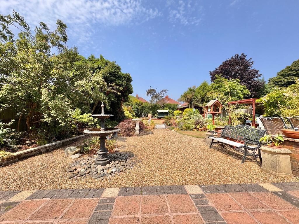 Property photo 2 of 38