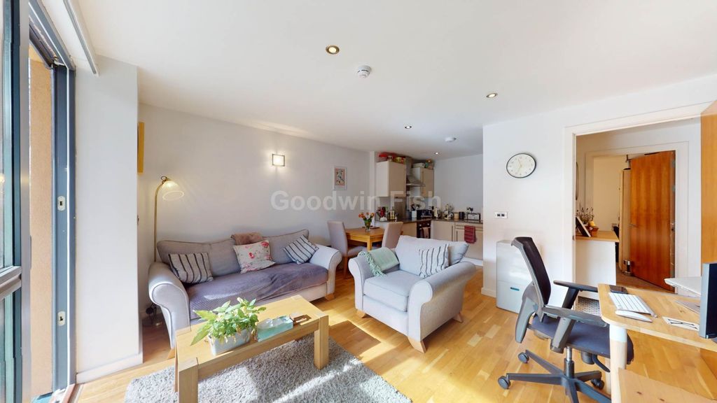 Property photo 2 of 19