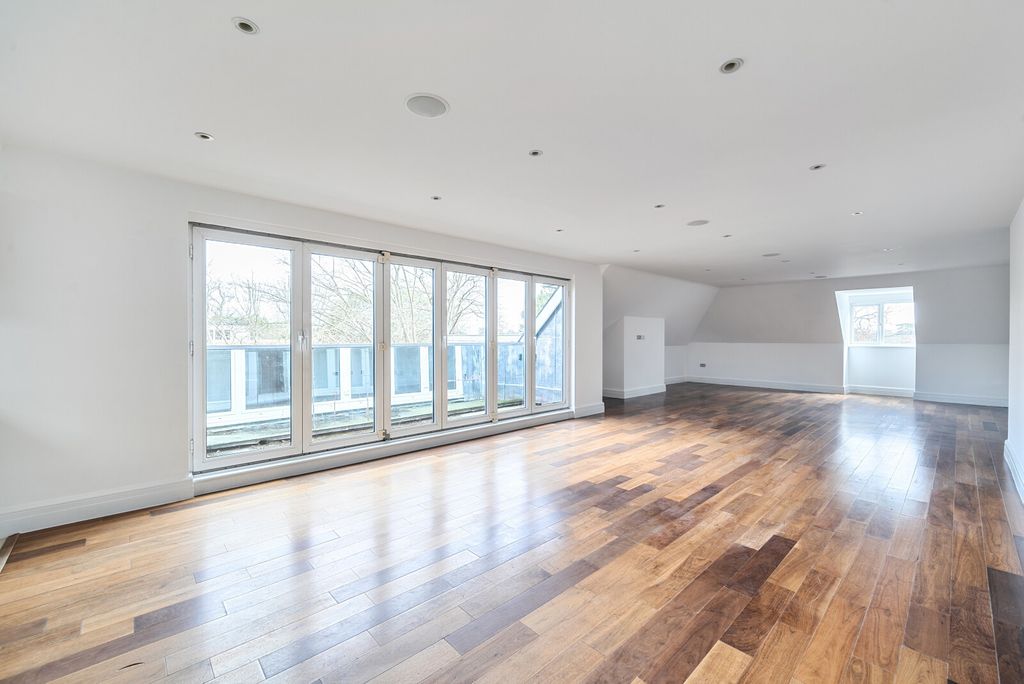 Property photo 3 of 20 1429259-7-69B1571...