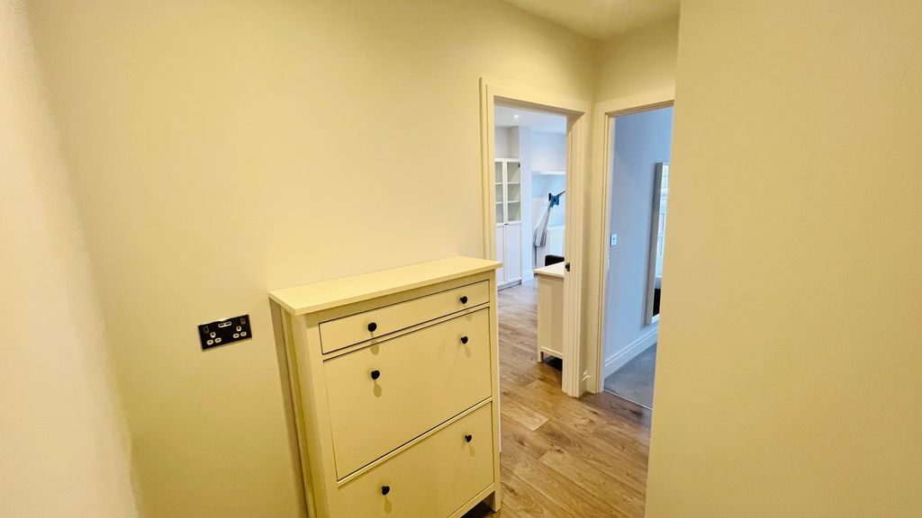 Property photo 2 of 12 Hallway