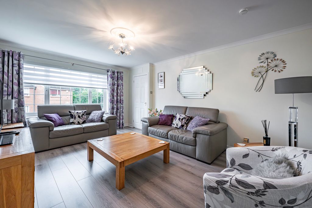 Property photo 2 of 40