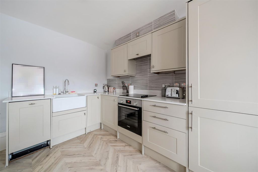 Property photo 3 of 14 1374154-6-69121Bb29F43E.Jpg