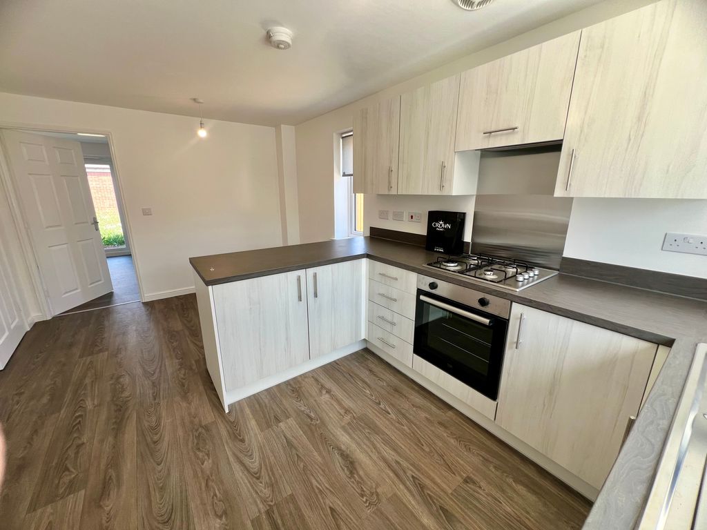 Property photo 2 of 5 Kitchen