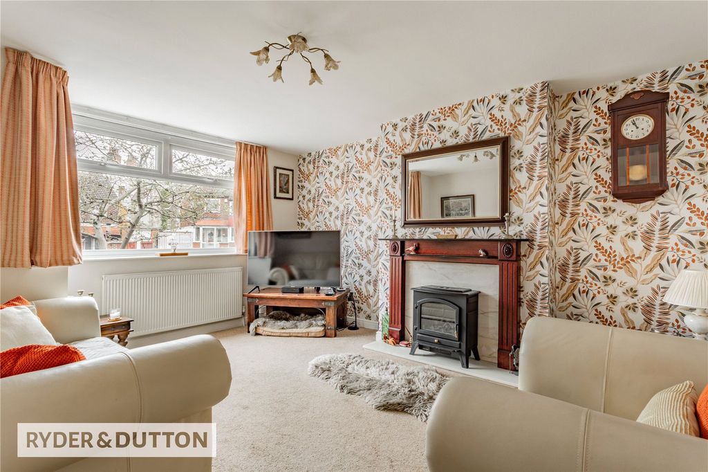 Property photo 3 of 32 Picture No. 16