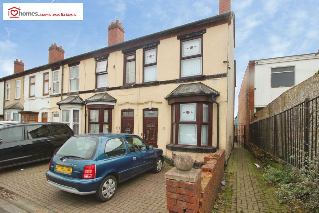 Property photo 1 of 9 Photo 4