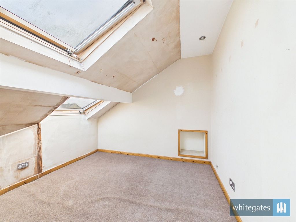 Property photo 3 of 16 Picture No. 02