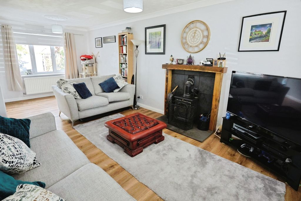 Property photo 3 of 16 Pbox-Img.Jpg