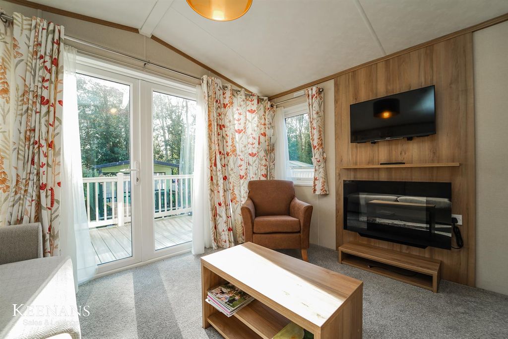 Property photo 3 of 18 3.Jpg