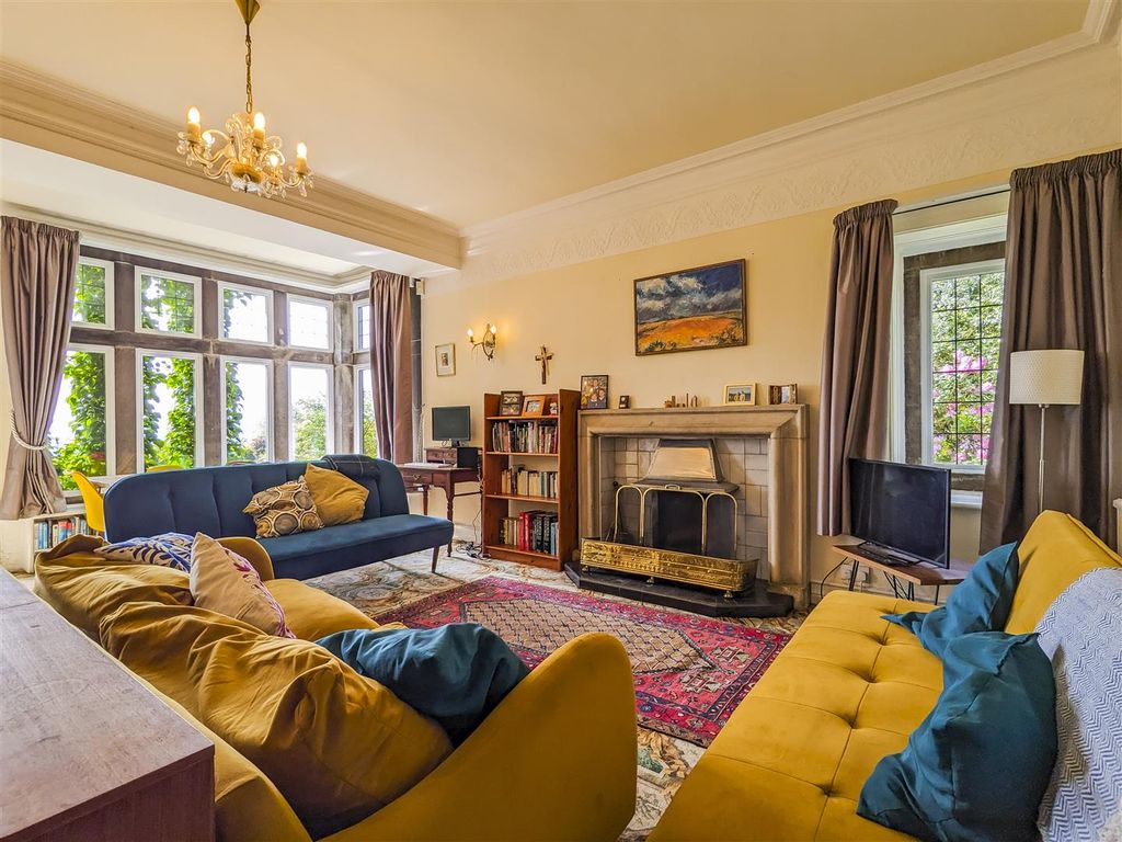 Property photo 2 of 52 39
