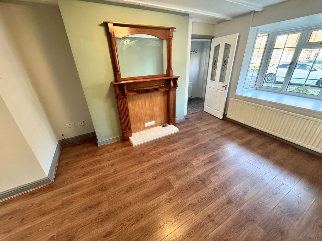 Property photo 3 of 24 Lounge/Diner