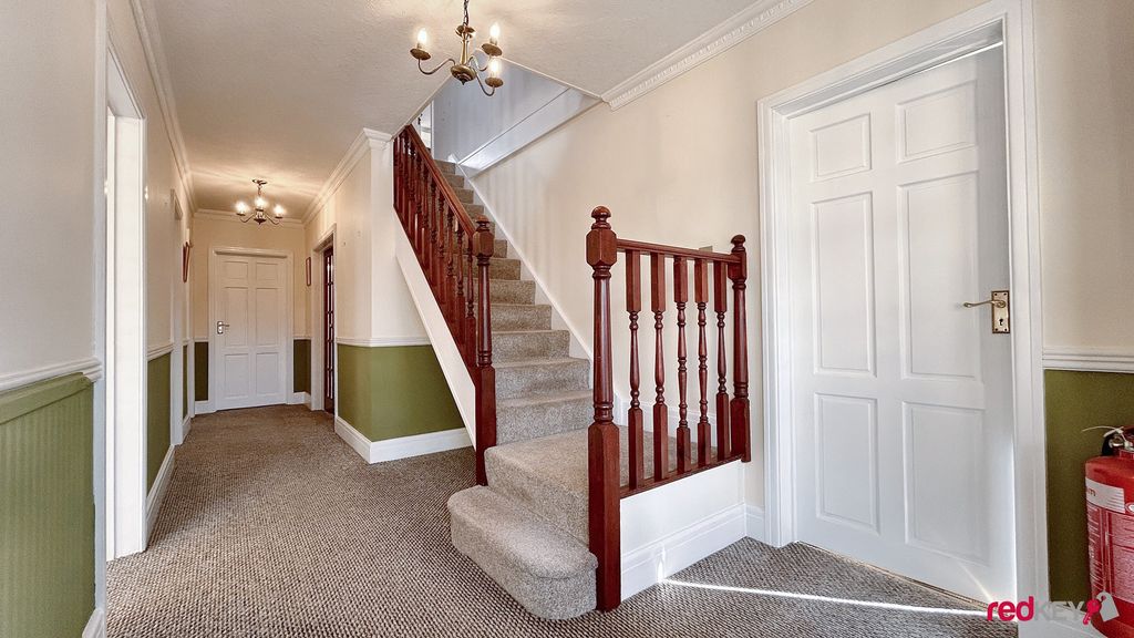 Property photo 2 of 19 Hallway