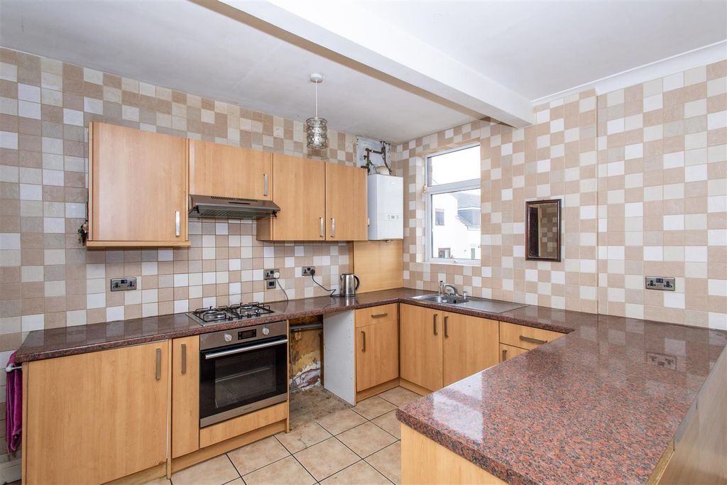 Property photo 2 of 19 Kitchen/Dining Room