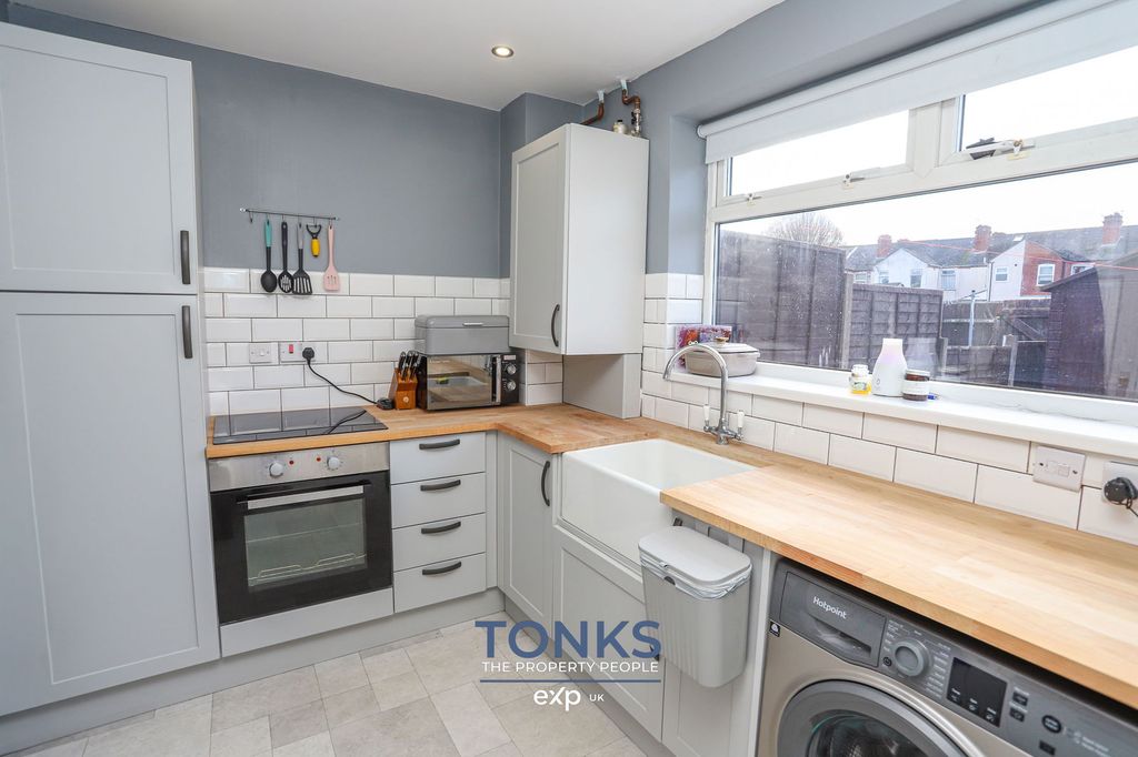 Property photo 2 of 16