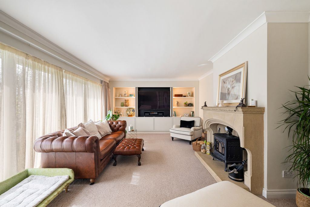 Property photo 3 of 25