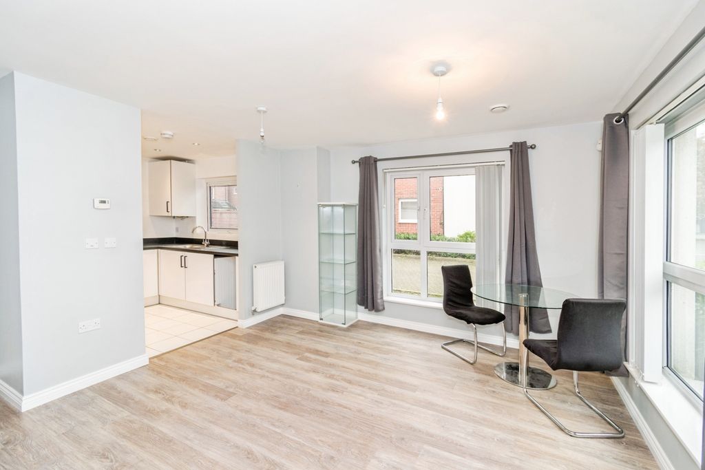 Property photo 3 of 9 Photo