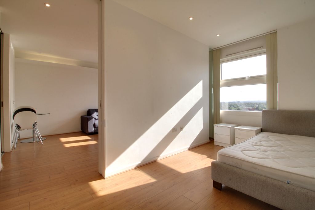 Property photo 2 of 13 Img_6931-Img_6933