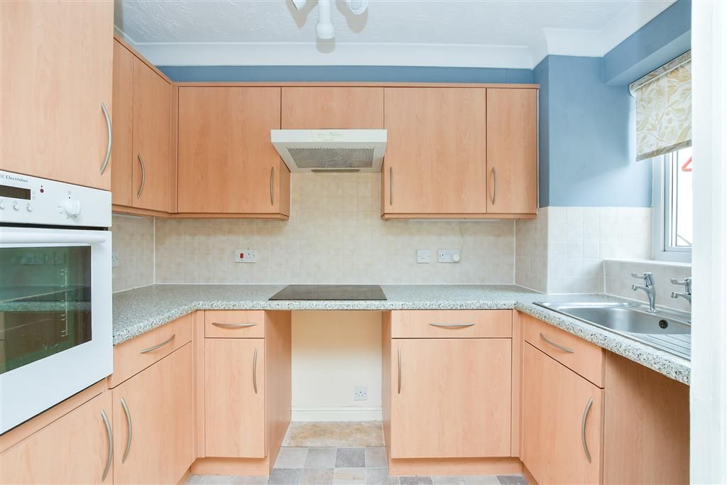 Property photo 3 of 14 Kitchen