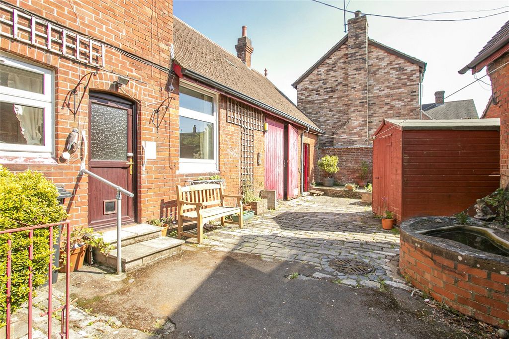 Property photo 3 of 19 Picture No. 11