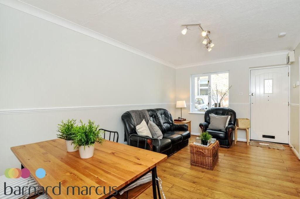 Property photo 1 of 7 Living Room