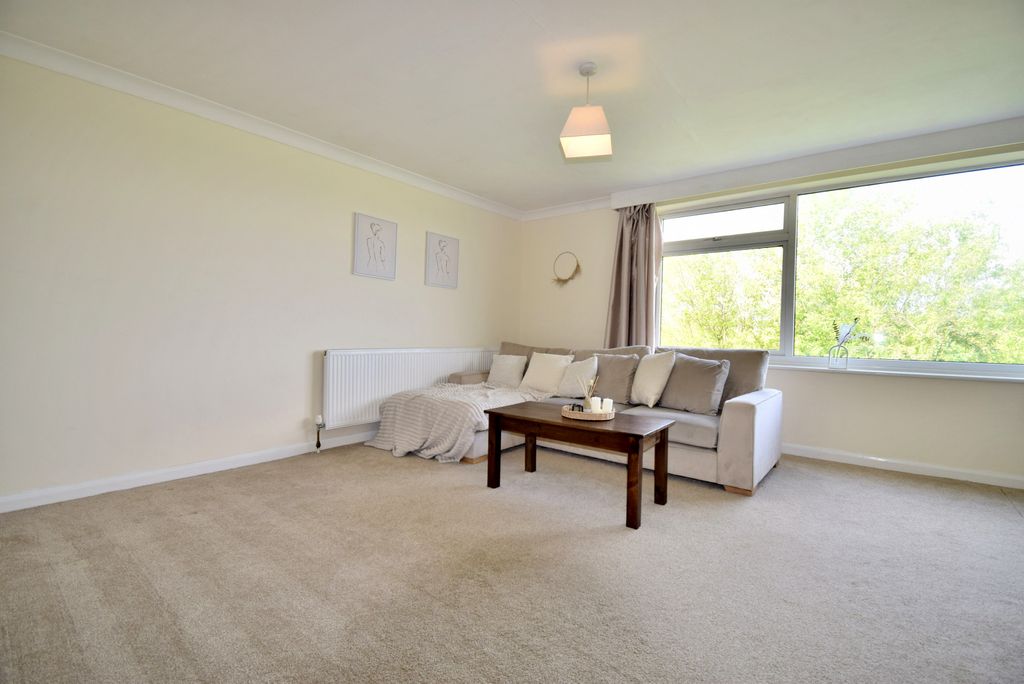 Property photo 3 of 9 3
