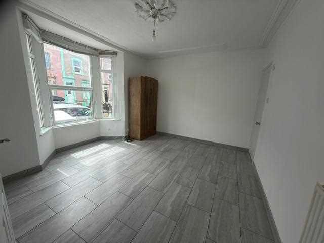 Property photo 2 of 10 Master Bedroom