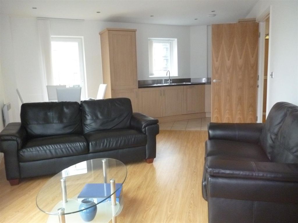 Property photo 2 of 8 Xq7Lounge2.Jpg