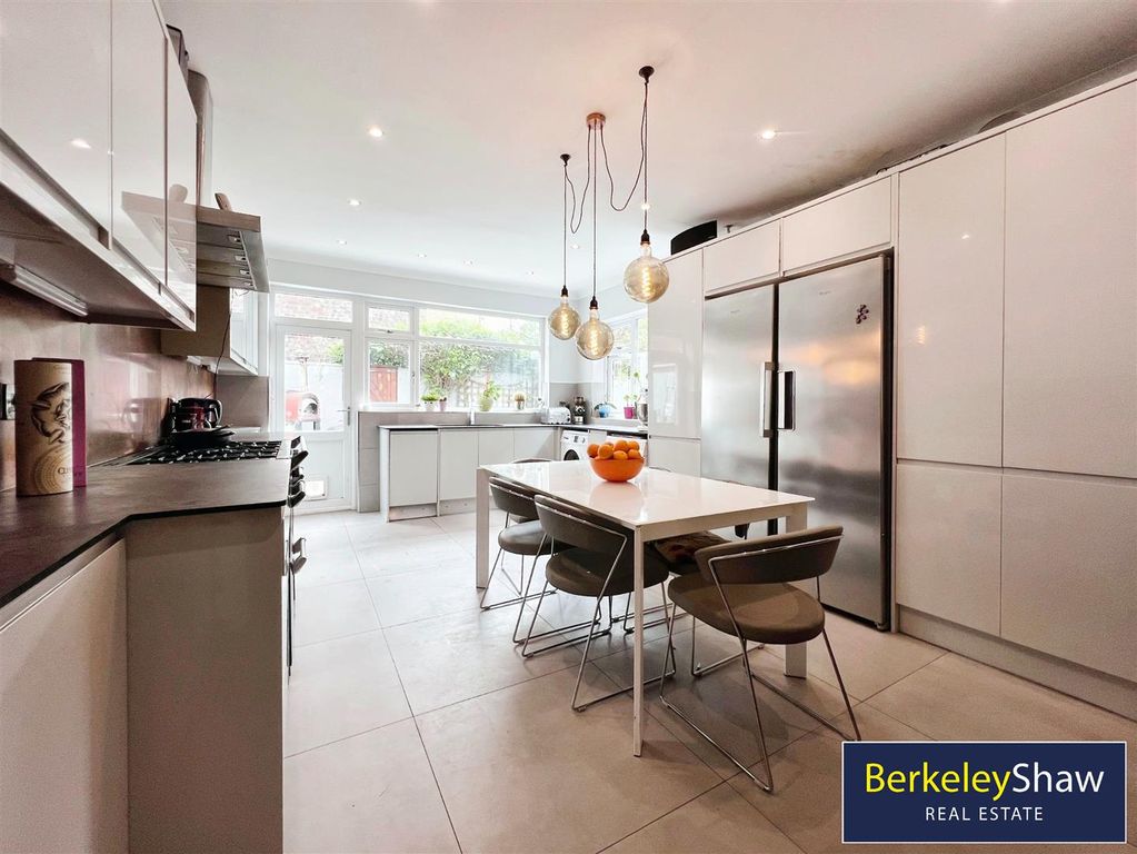 Property photo 2 of 17 Kitchen Dining Room