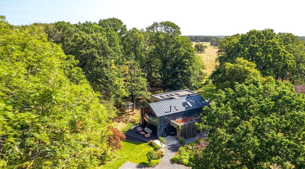 Property photo 2 of 50 High Beeches Elevated Shot