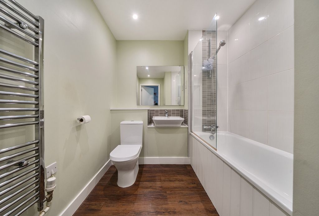 Property photo 3 of 10 1400141-3-697cd60...