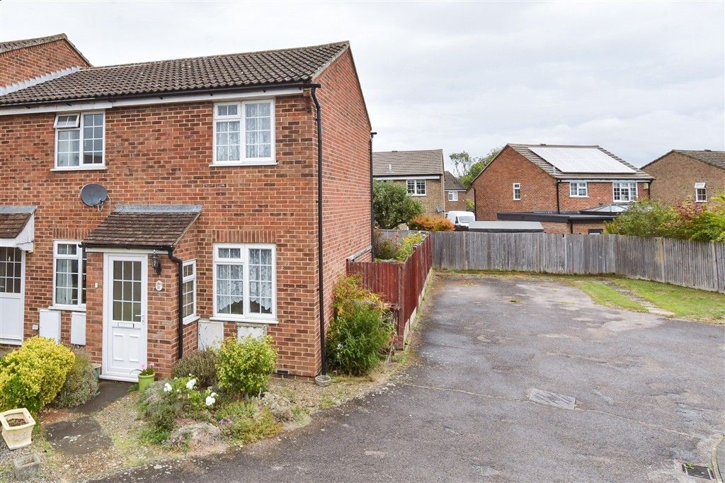 Property photo 1 of 11 External (Brochure)