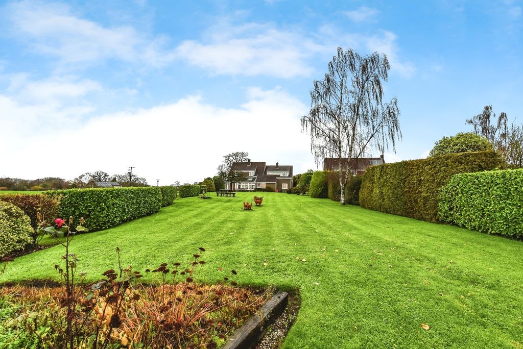 Property photo 2 of 18 Pbox-Img.Jpg