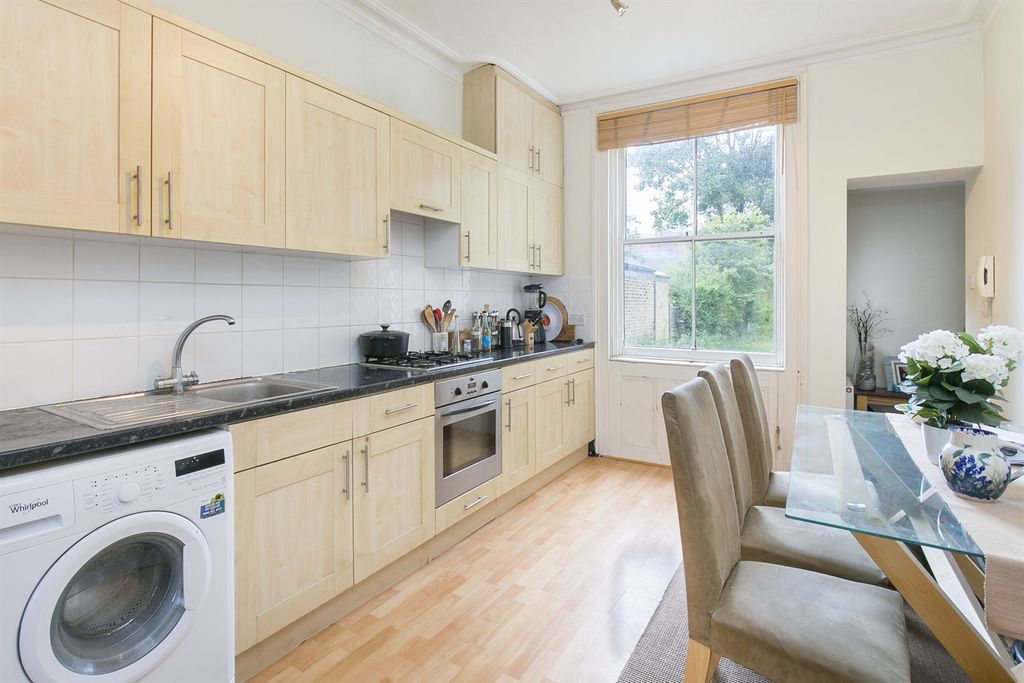 Property photo 3 of 8 Kitchen
