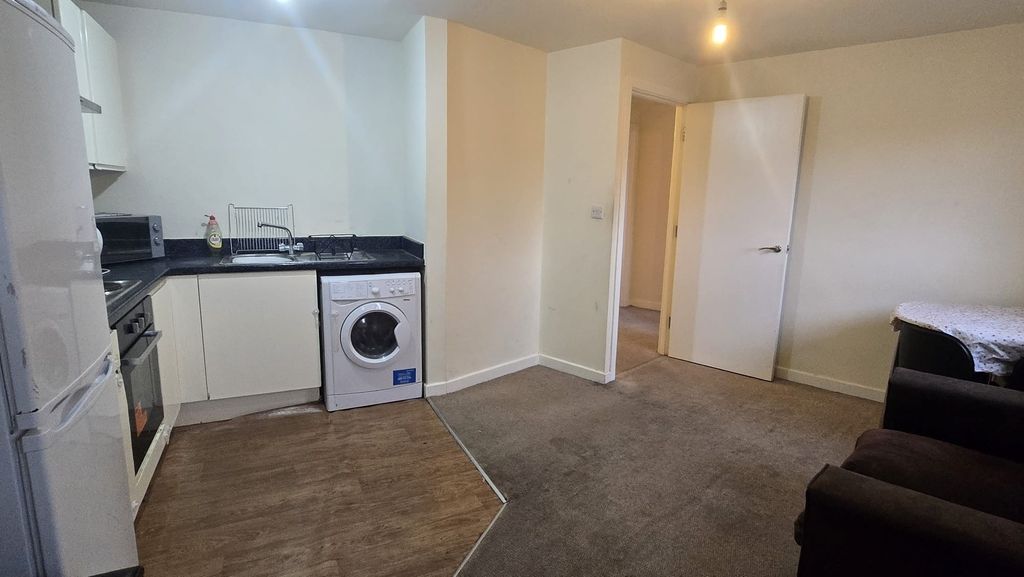 Property photo 3 of 13