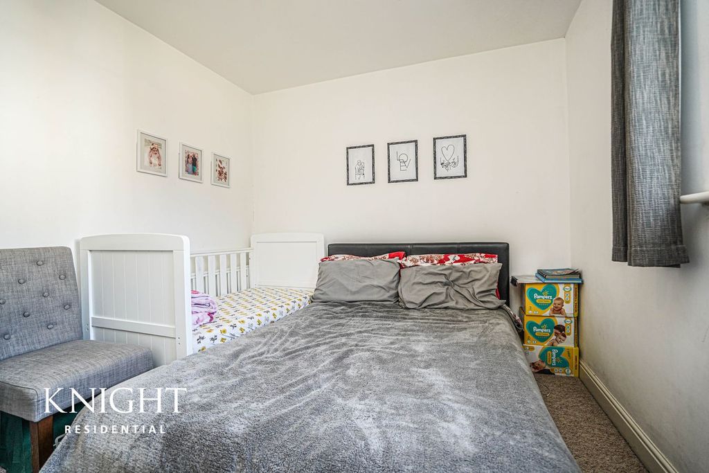 Property photo 2 of 6