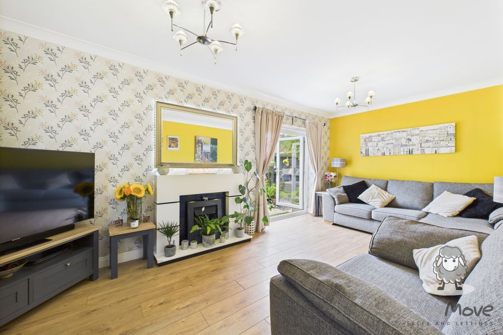 Property photo 2 of 18 35