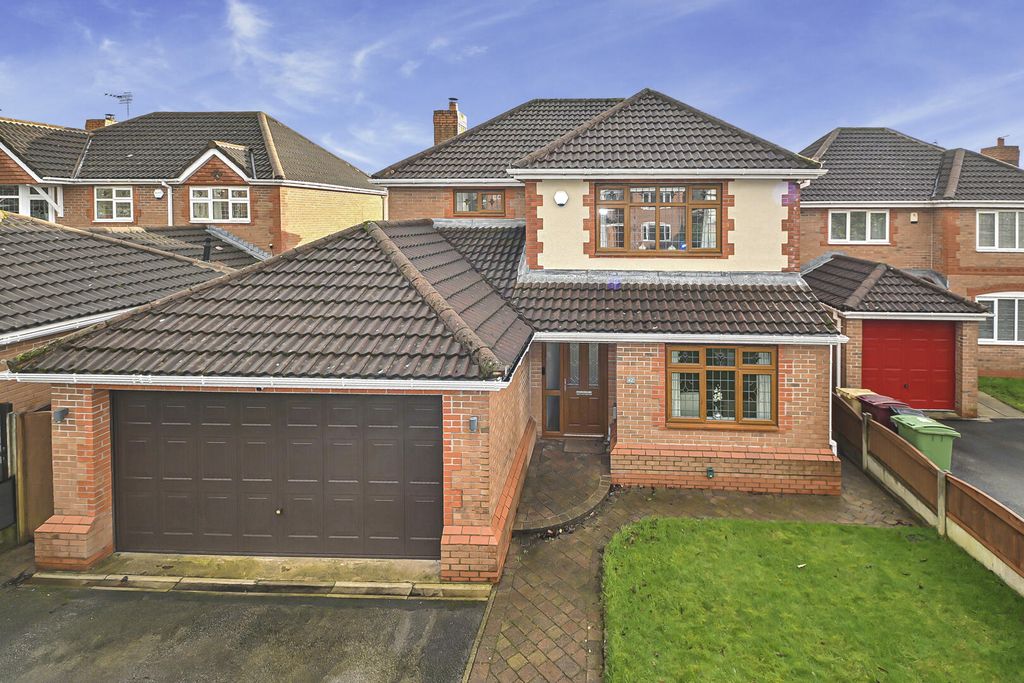 Property photo 2 of 32 Front (Exterior)