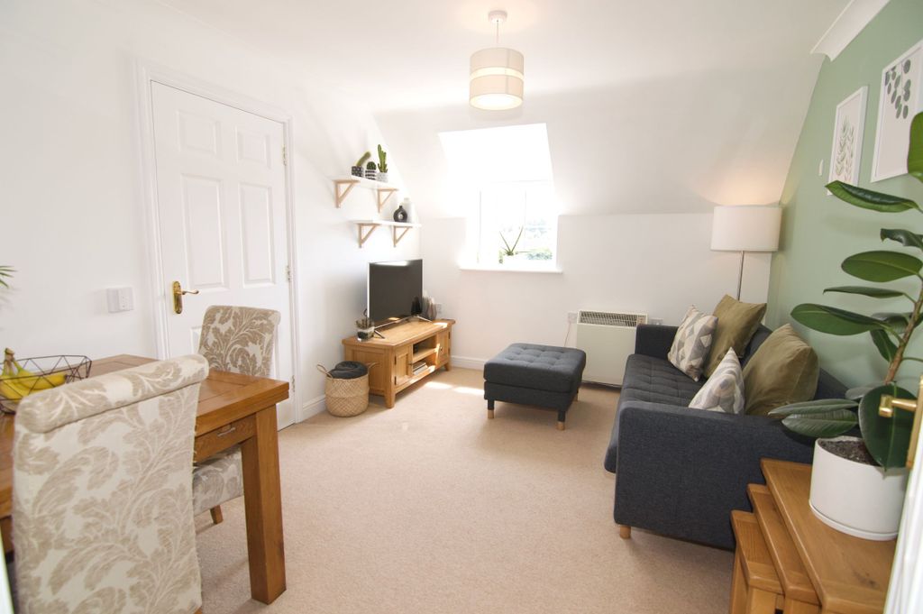 Property photo 2 of 8