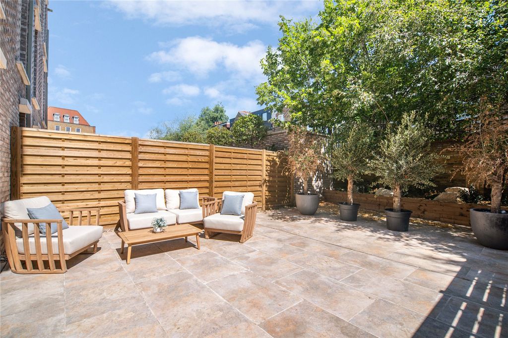 Property photo 2 of 10 Picture No. 57