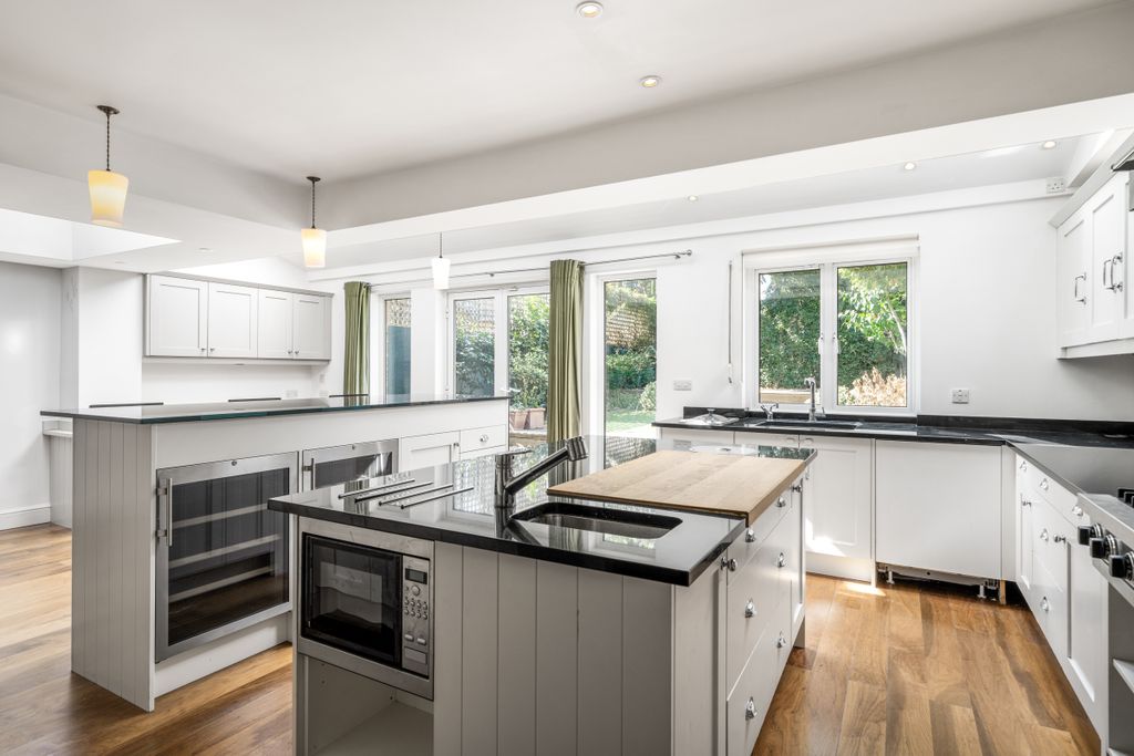 Property photo 3 of 16