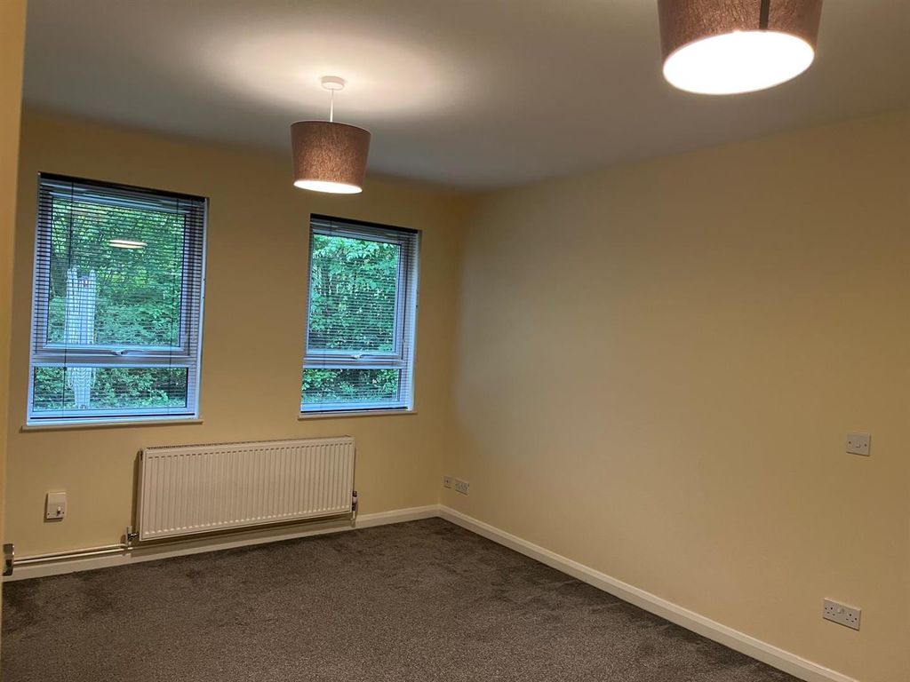 Property photo 2 of 7 Reception/Bedroom