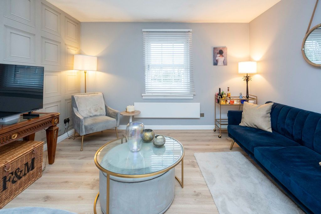 Property photo 3 of 24