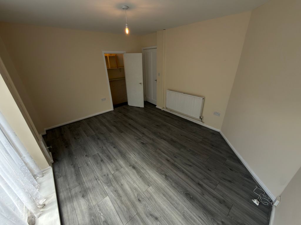 Property photo 2 of 14 Image