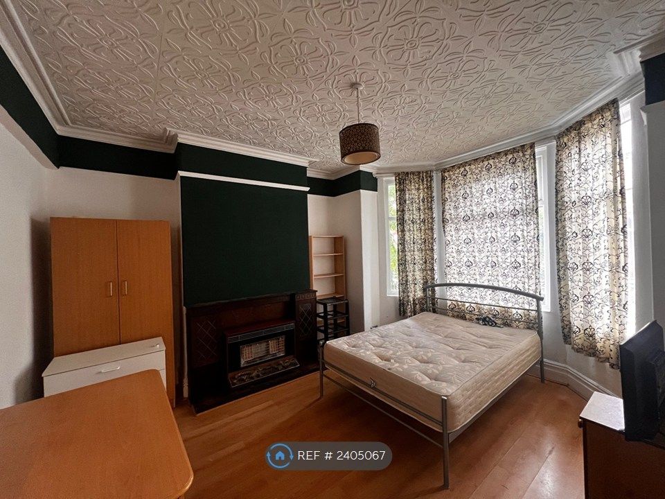 Property photo 2 of 17