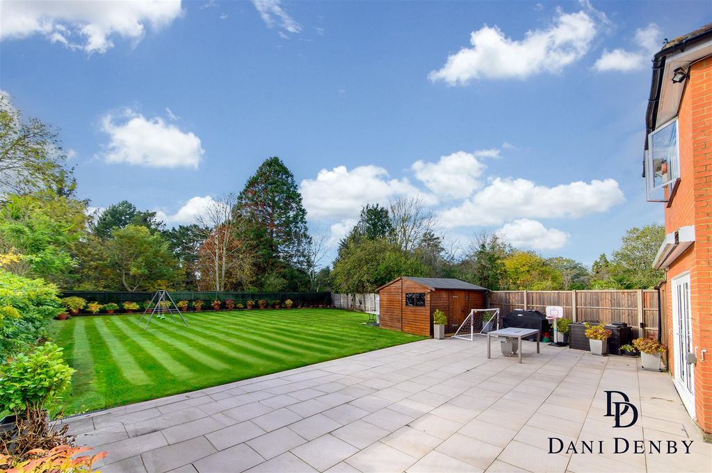 Property photo 1 of 24