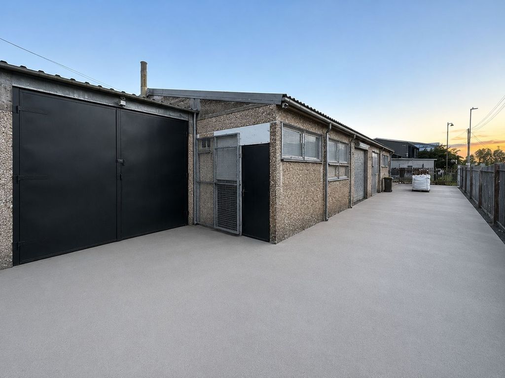 Property photo 1 of 4