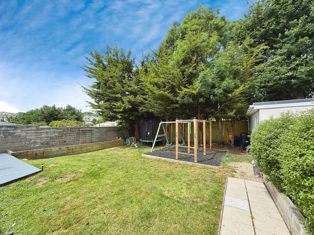 Property photo 3 of 23
